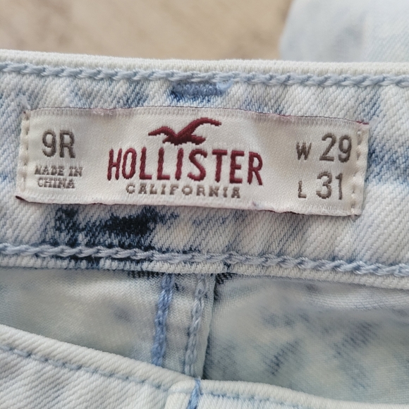 🌷2/$15 Hollister women's jeans. Size 9. - Picture 3 of 4